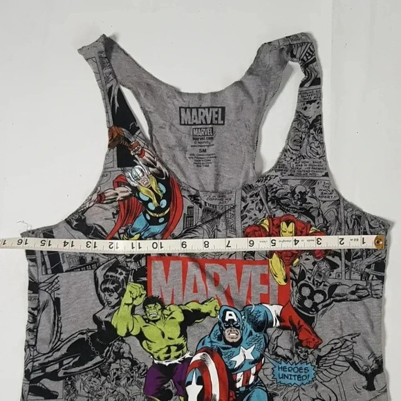 Marvel& Hollister bundle of 2. Tank& ShortsM - Picture 9 of 10